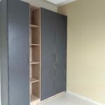 Desain Lemari Ayun Kontemporer 3 Pintu dengan Finishing Luna Scura dan Acacia