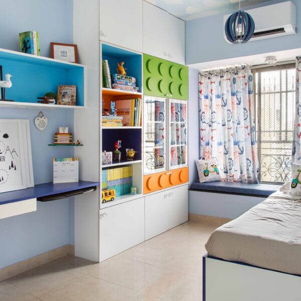 Desain Lemari Ayun 2 Pintu Modern Dengan Jendela Kaca Dan Unit Penyimpanan Terbuka