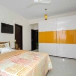 Lemari Pintu Geser 2 Pintu Modern Putih & Kuning - Custom