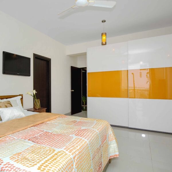 Lemari Pintu Geser 2 Pintu Modern Putih & Kuning - Custom
