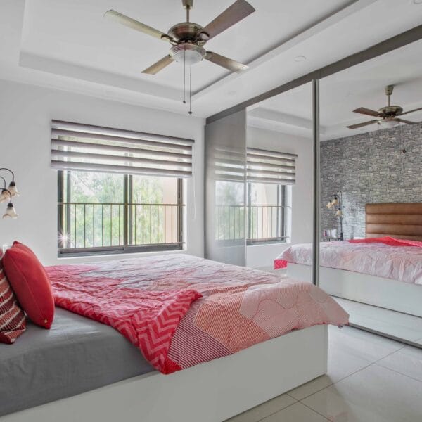 Lemari Pakaian 4 Pintu Modern: Desain Custom & Elegan