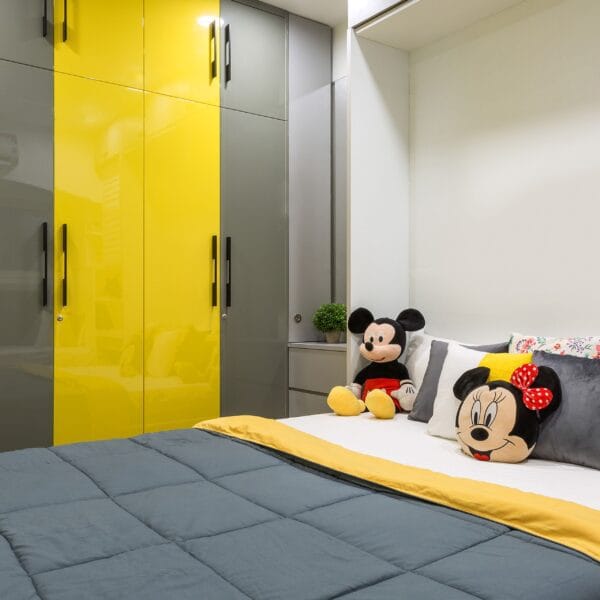 Lemari Ayun 4 Pintu Modern Warna Batu Sungai Kuning