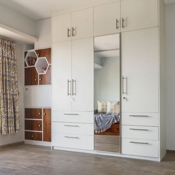 Lemari Ayun 4 Pintu Modern Custom dengan Cermin