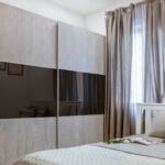 Lemari Geser 2 Pintu Minimalis Pine Tone: Desain Modern & Elegan