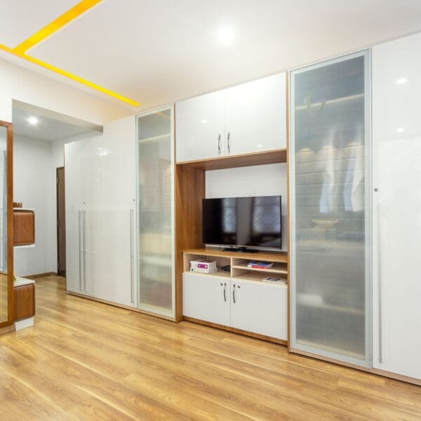 Lemari Ayun 6 Pintu Putih Minimalis: Desain Modern & Elegan