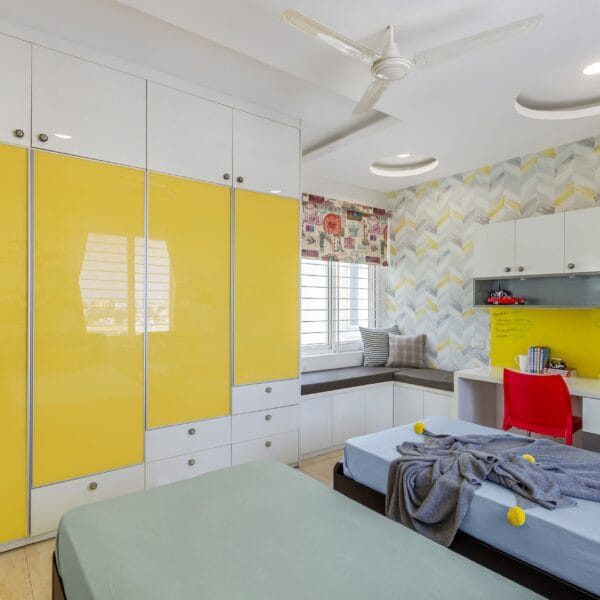 Lemari Ayun 4 Pintu Modern Putih Kuning: Desain Custom & Elegan