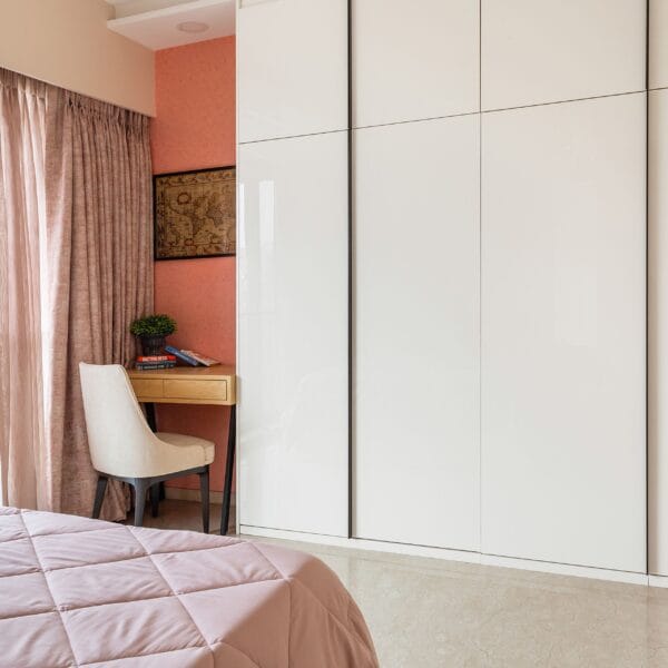 Lemari Ayun 4 Pintu Minimalis Frosty White Mengkilap