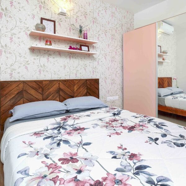Desain Lemari Pintu Geser 2 Pintu Modern Berwarna Merah Muda dengan Cermin
