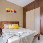 Desain Lemari Ayun Kayu 5 Pintu Modern dengan Loteng