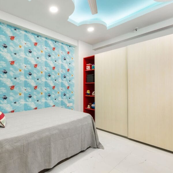 Lemari Pintu Geser Kayu Minimalis Ruang Terbuka Merah