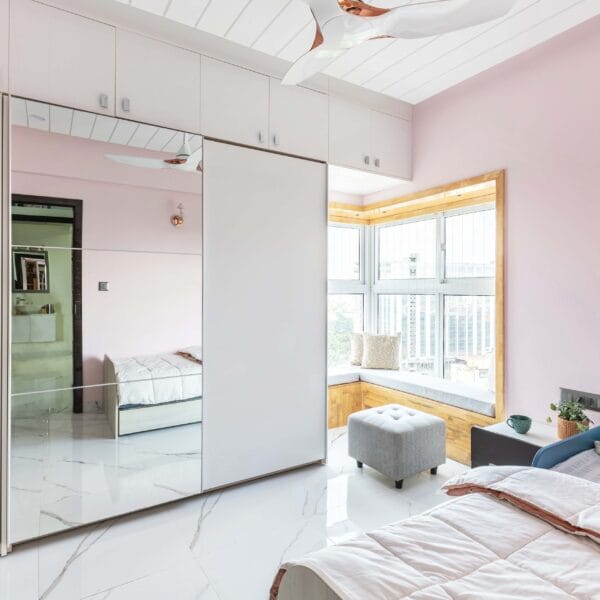 Lemari Pintu Geser Putih Minimalis Cermin & Storage