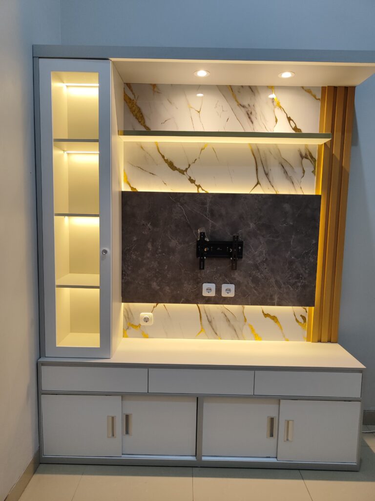 Backdrop TV Custom – Rumah Ibu Nabila di Green Oase Residence Semarang