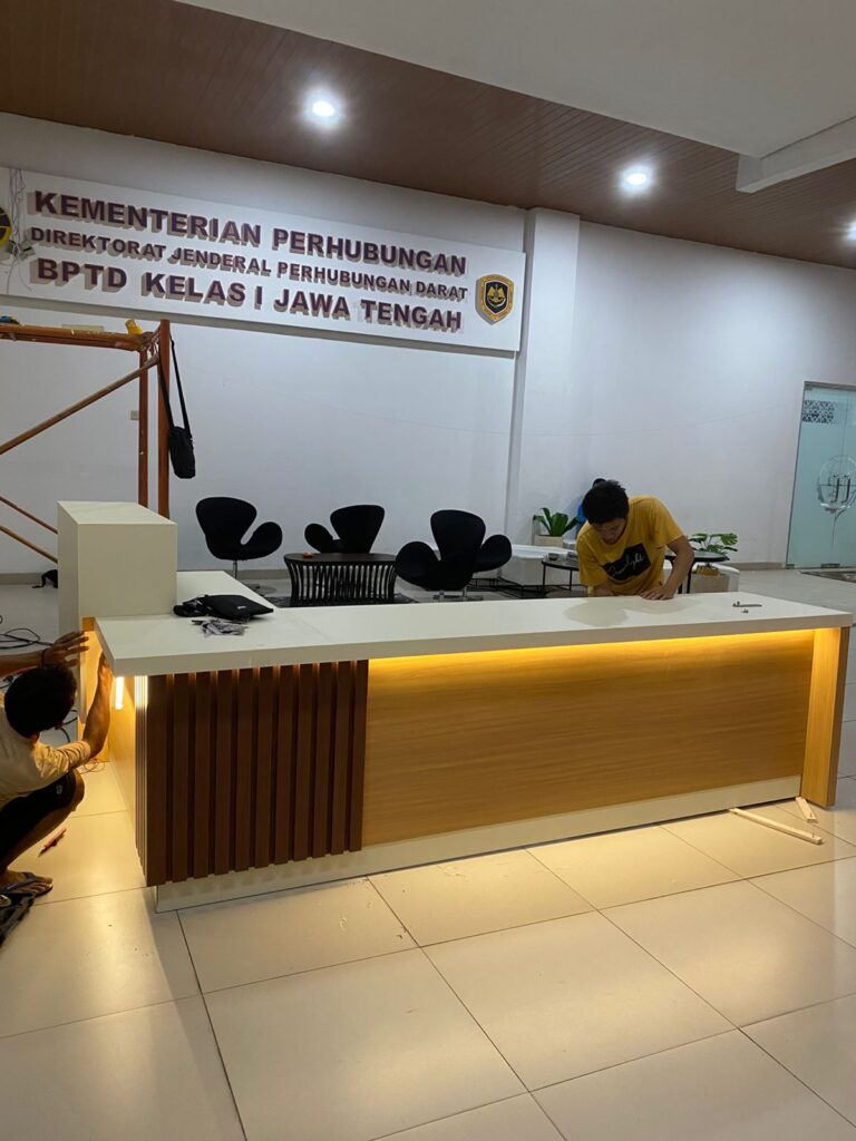 Meja Resepsionis Modern – Kementerian Perhubungan, BPTD Kelas I Jawa Tengah