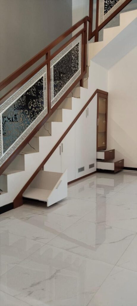 Lemari Bawah Tangga Custom – Portofolio Interior Kreasi Japarais 3 lemari bawah tangga custom