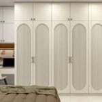 Desain Lemari Ayun Kontemporer 6 Pintu dengan Ruang Belajar Warna Krem