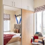 Desain Lemari Pintu Geser American Walnut Frosty White