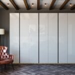 Desain Lemari Ayun Industrial Frosty White dengan Finishing Gloss Tinggi