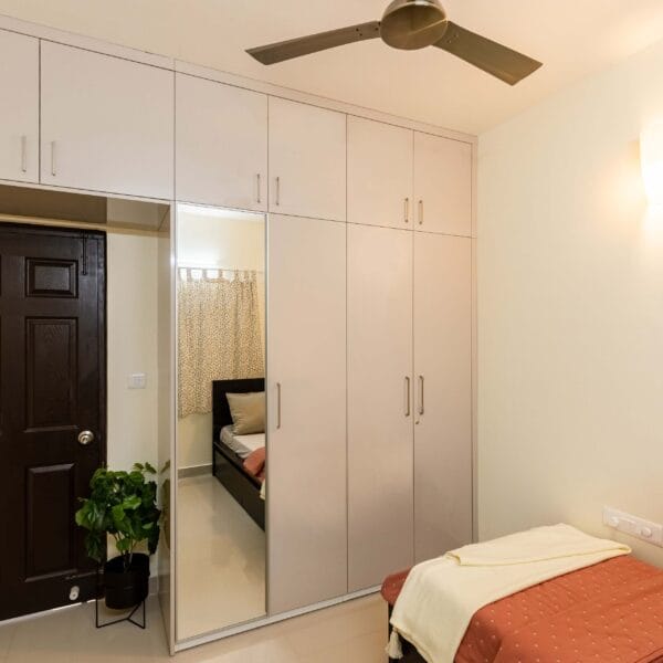 Lemari Pakaian Smoke Grey Interior Semarang