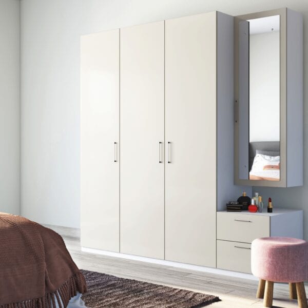 Desain Lemari Ayun 3 Pintu Modern dengan Finishing Laminasi Suede